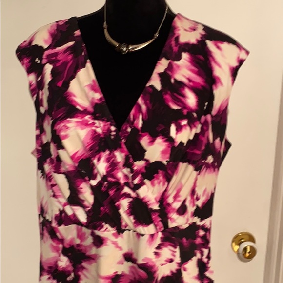 PLANET Midi Dress w/ ruching!!! - Picture 2 of 12